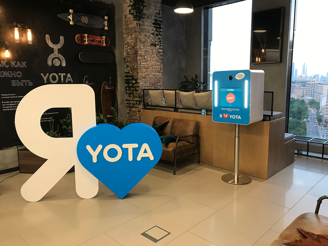 Фотобудка Мини Yota на корпоративе