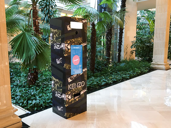 Брендированная фотостойка KENZO в Москве