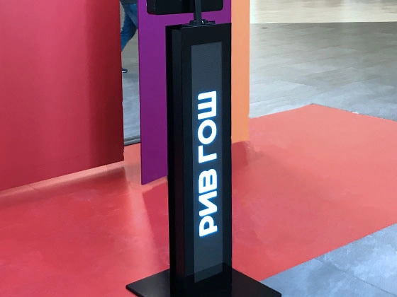 Фотобудка с LED–экраном — брендирование экрана