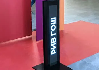 Фирменный контент на LED-экране Фотобудки