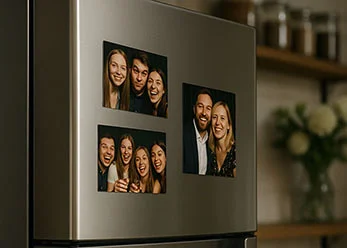 Производство магнитов на Скетчботе — нанесение магнитной основы на скетчи прямо на мероприятии